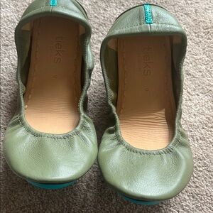 Olive Tieks size 9